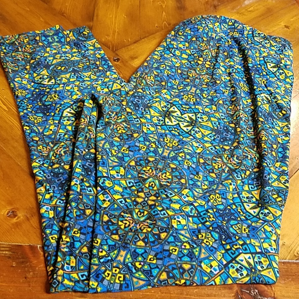 LuLaRoe soft leggings great condition